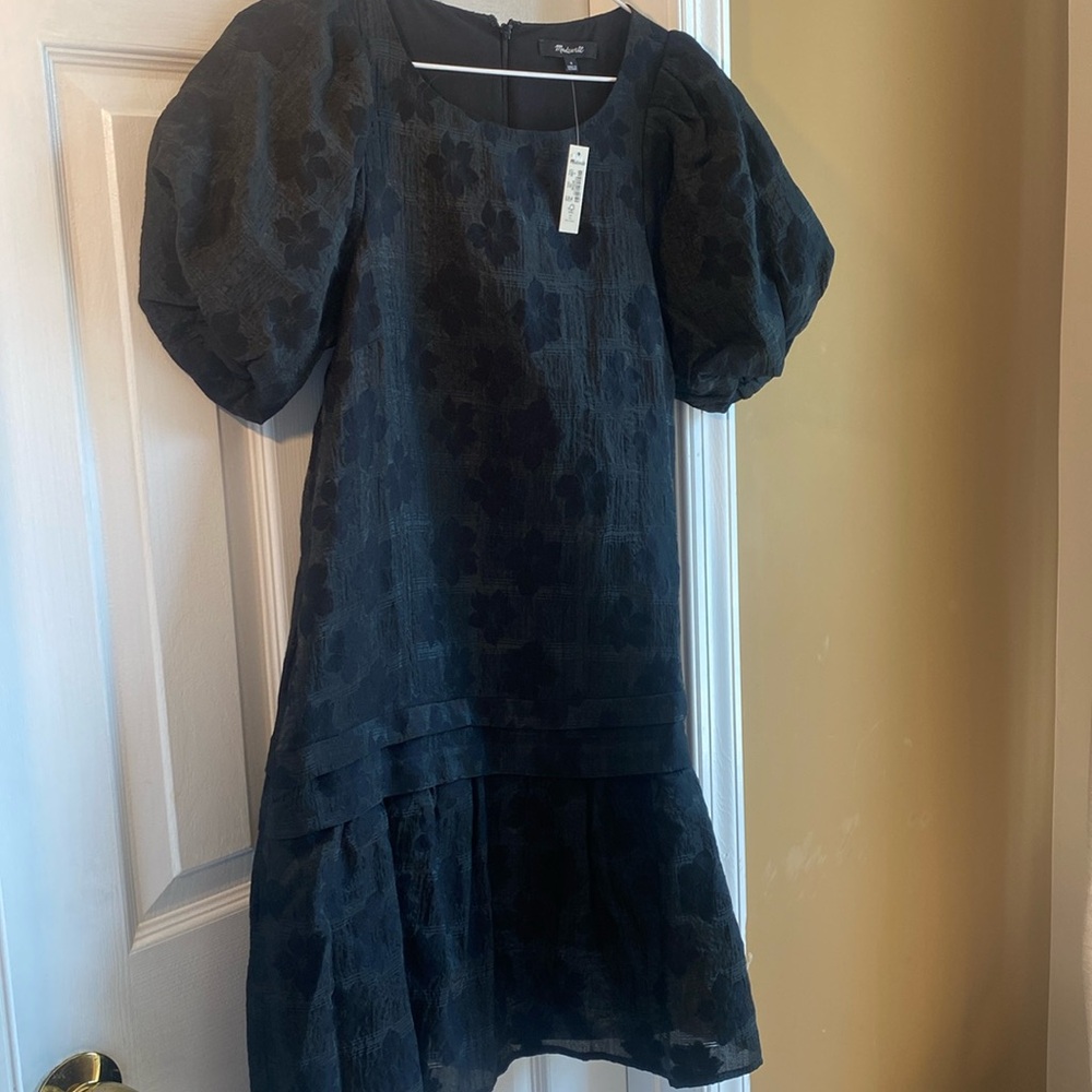 Puff-Sleeve Pleated Mini Dress in Floral Jacquard,  size small.